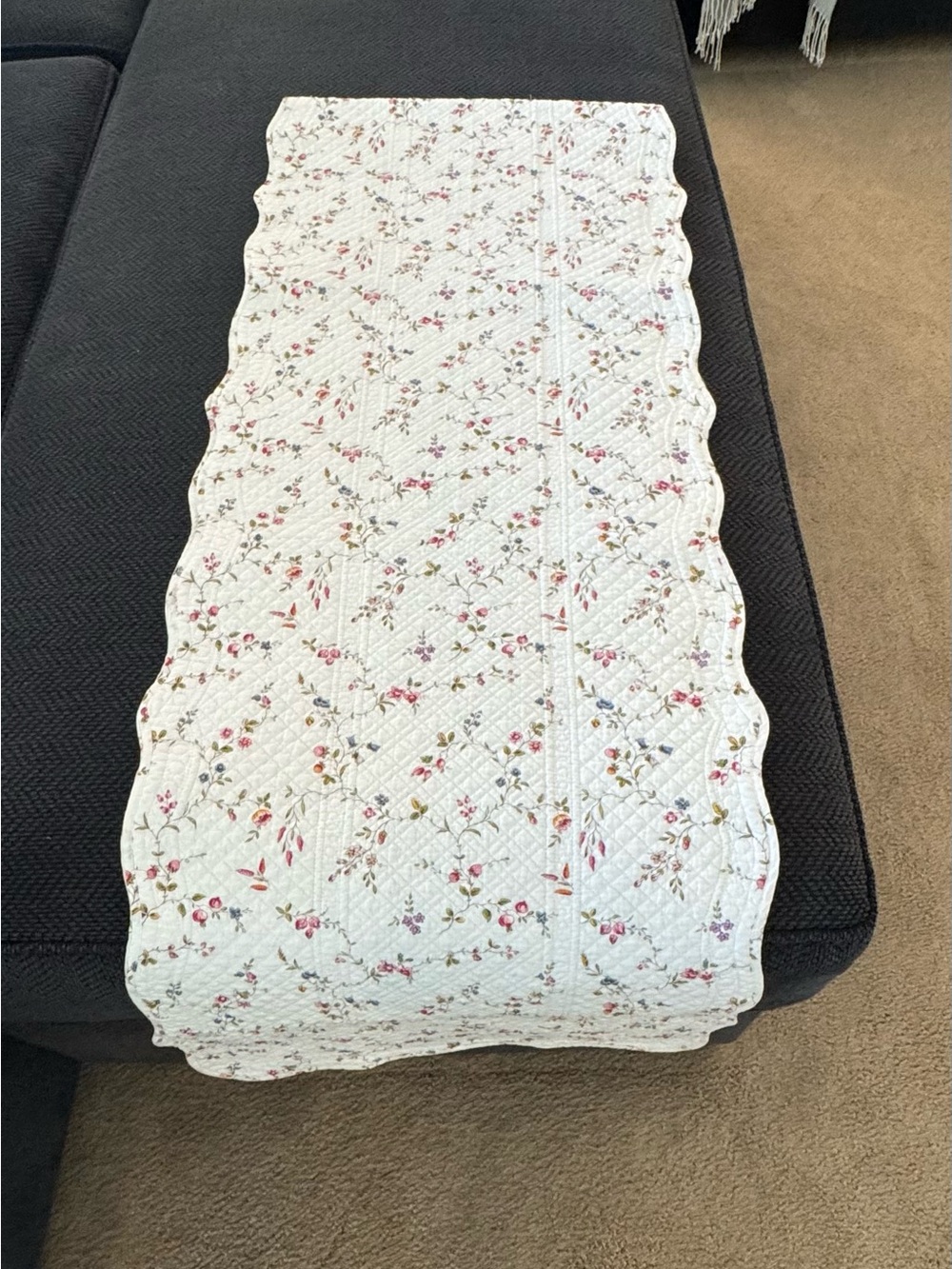 Williams Sonoma Botanical Strawberry Quilted Table Runner -EUC